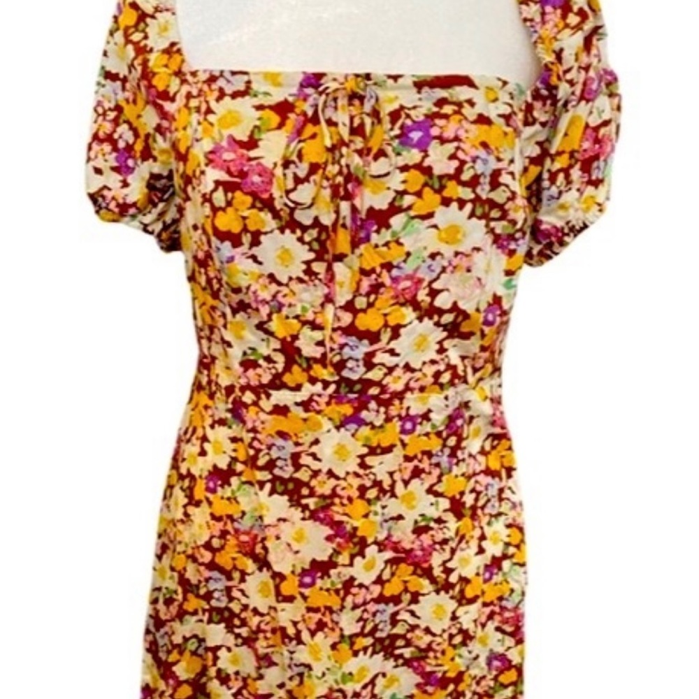 NWT Beautiful dress size 6 , by Sanctuary.